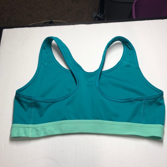 Nike Dri-Fit green sports bra size medium - Picture 4 of 6